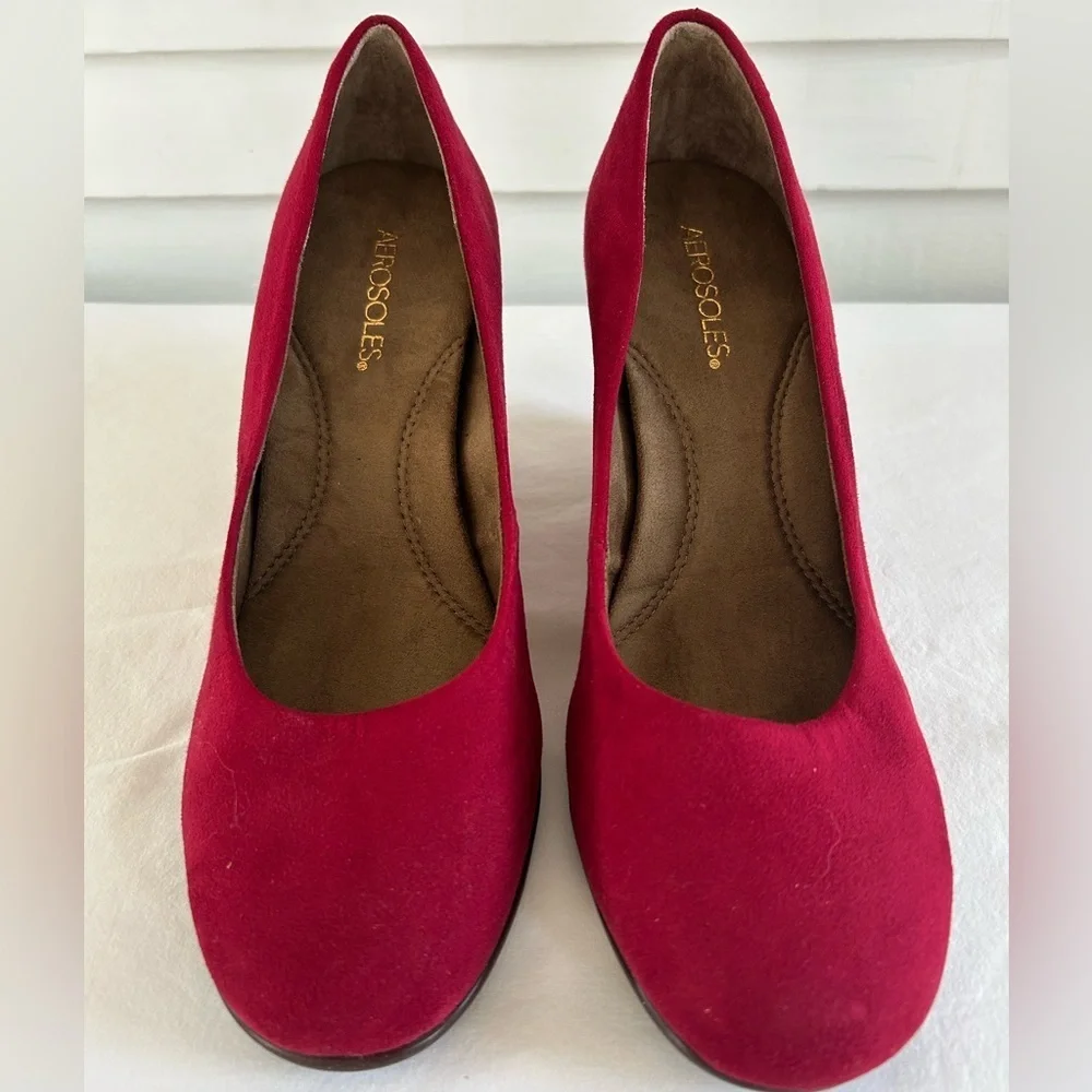 AEROSOLES Burgundy Wedges with Gold‎ Accents Sz 10